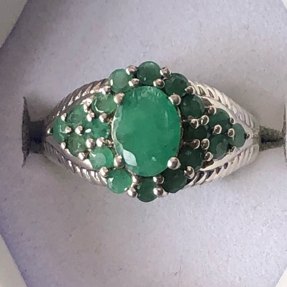 Natural Emerald Green Onyx In Sterling Silver Cluster Ring - Picture 4 of 8